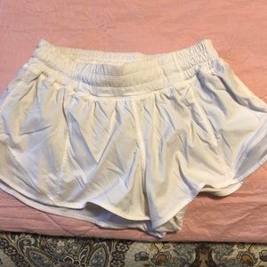Lululemon Hotty Hot short 2.5”